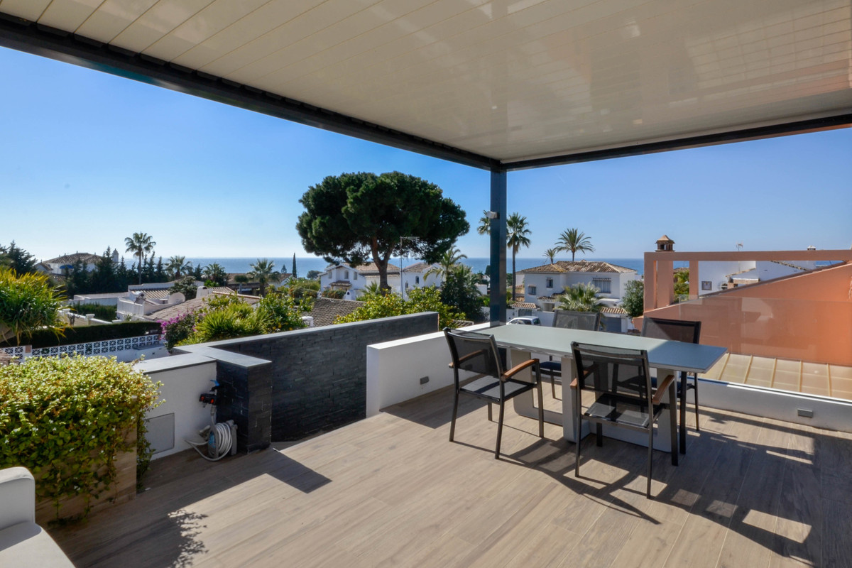 Qlistings - Renovated Village House With A Terrace And Sold Fully Furnished Property Image